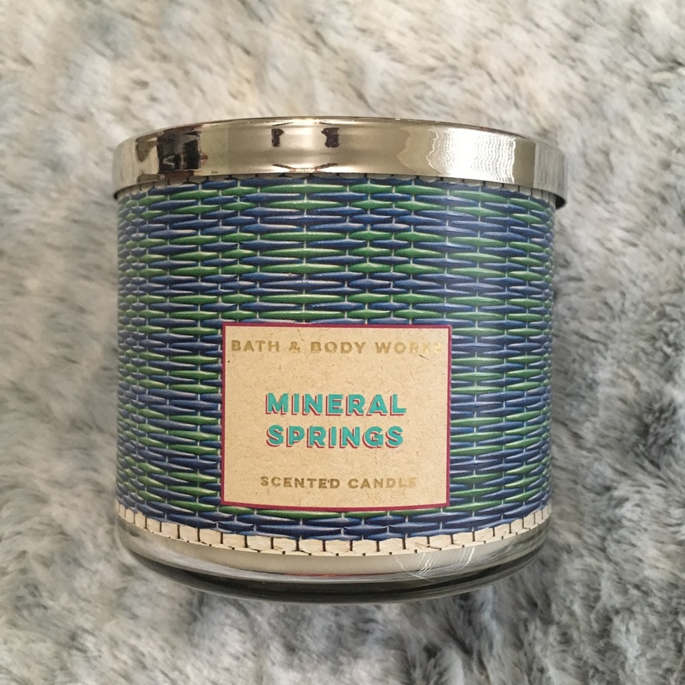 Bath and body works mineral scent candle
